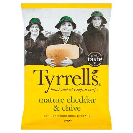 Tyrrells Mature Cheddar & Chive Crisps 40g
